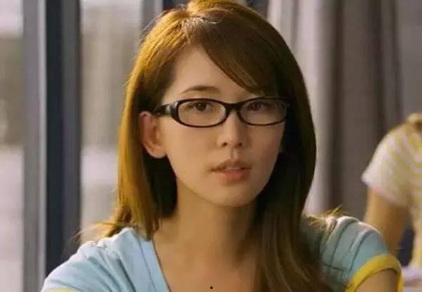 av美女戴眼镜的,探寻戴眼镜美女的独特风采