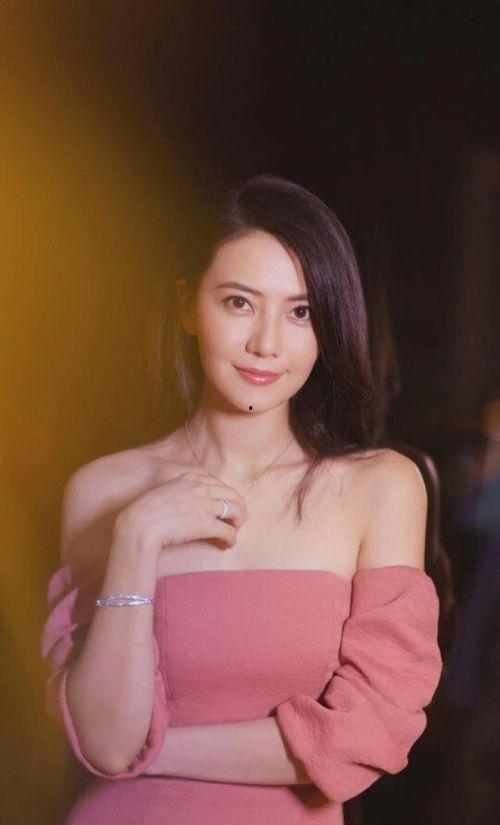 宁静年轻的胸视频,探索年轻胸部的独特魅力