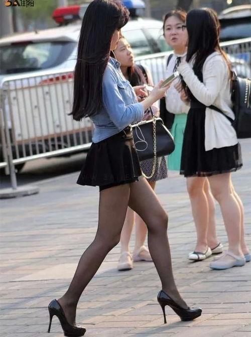 偷拍高跟丝袜少妇图片,偷拍丝袜少妇，揭秘都市欲望边缘